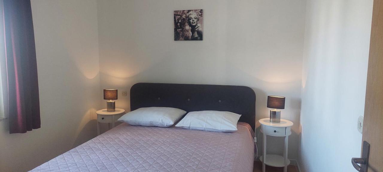 Apartments Donadic I, Caska Novalja Ngoại thất bức ảnh